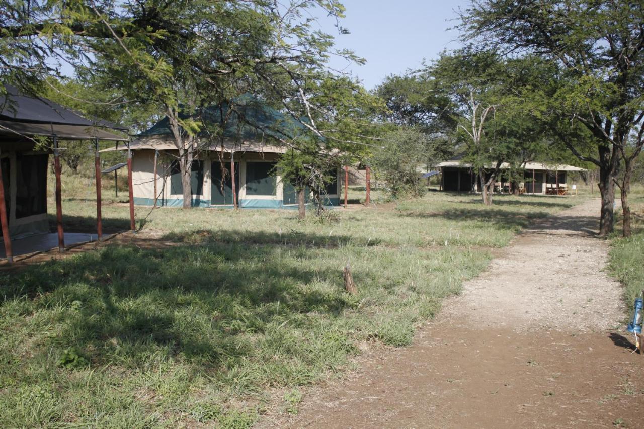 Osero Serengeti Luxury Tented Camp Banagi Exterior photo