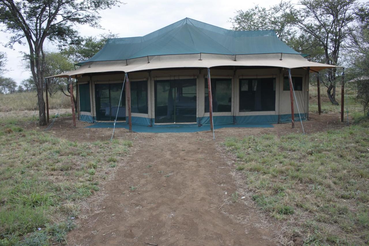 Osero Serengeti Luxury Tented Camp Banagi Exterior photo
