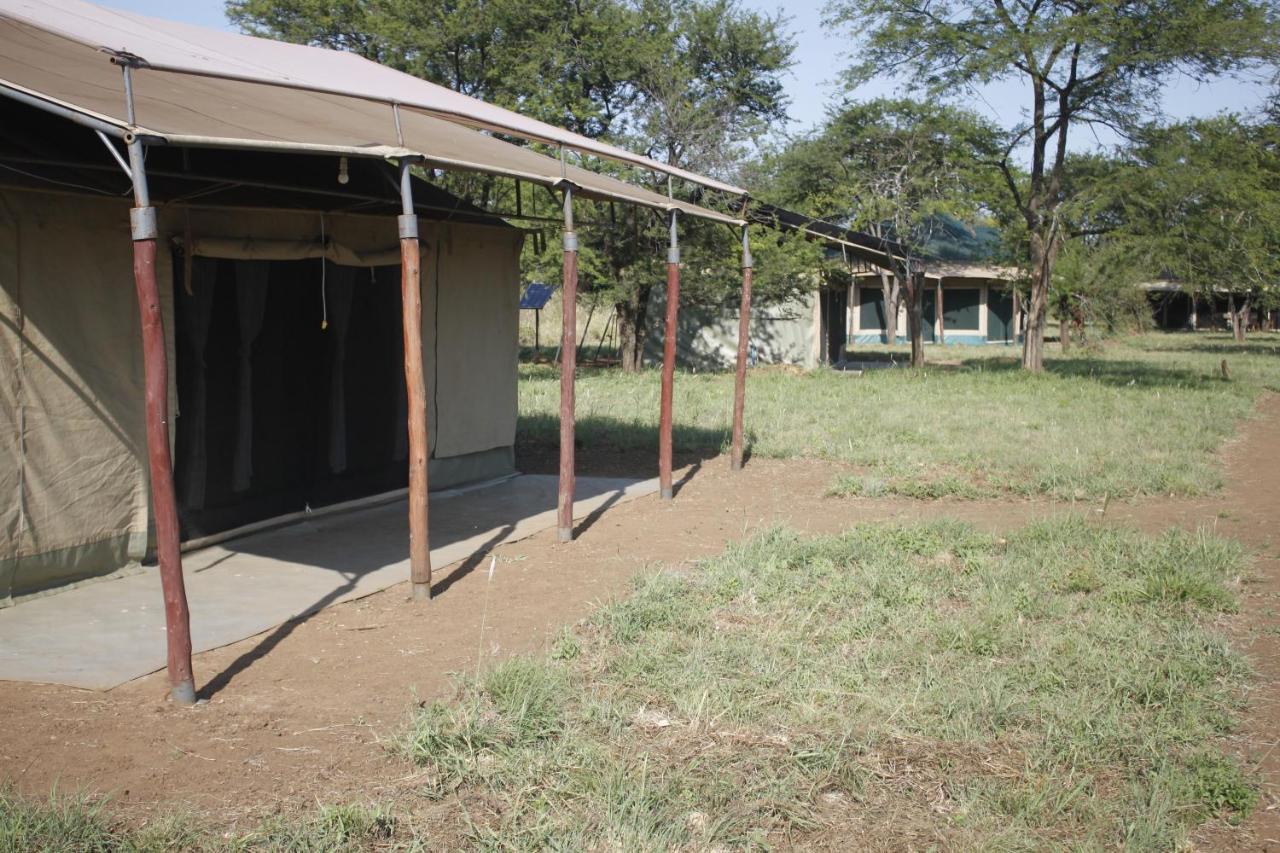 Osero Serengeti Luxury Tented Camp Banagi Exterior photo